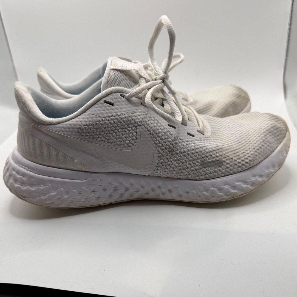 Nike Revolution 5 Womens Running Shoes Sneakers White Size 7